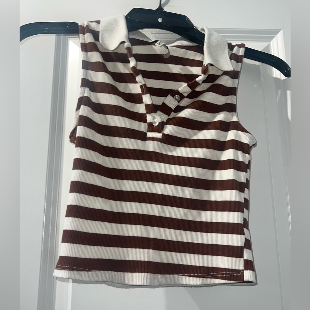 Brown|White Collared Crop Top